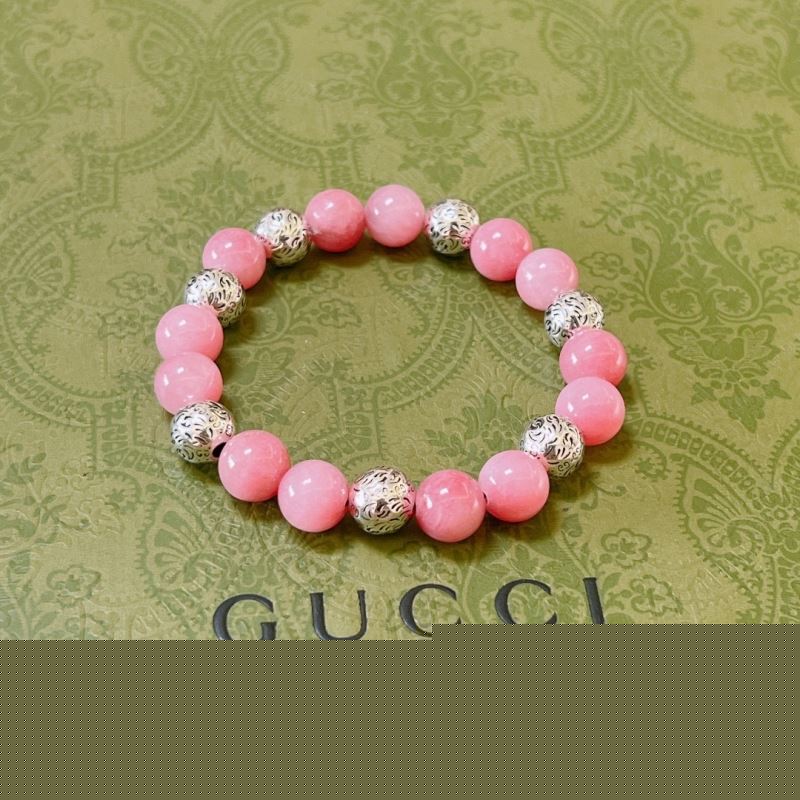 G*u*i bracelets
